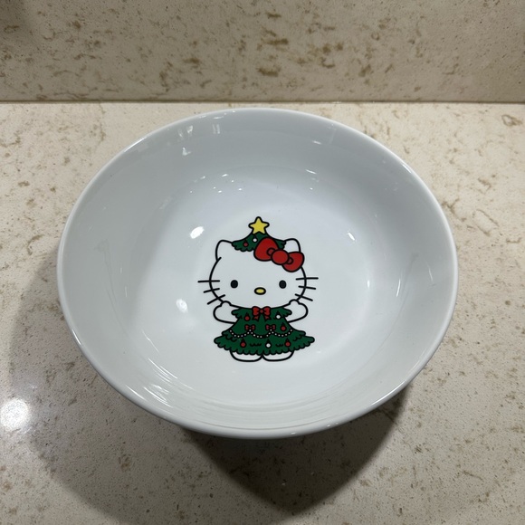 Hello Kitty x Sanrio Christmas 2024 Ceramic Serving Dish/Bowl *BNWT* - Picture 3 of 4